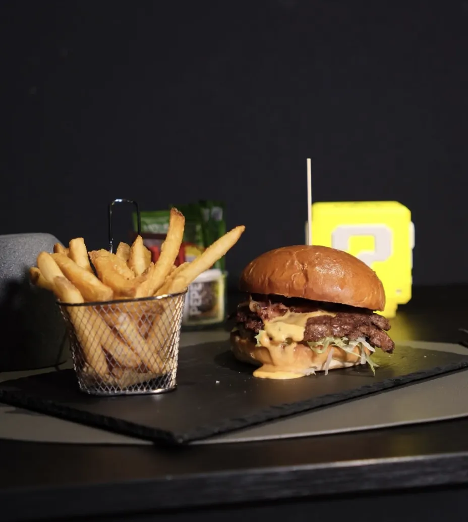 Burger e patatine La Cave